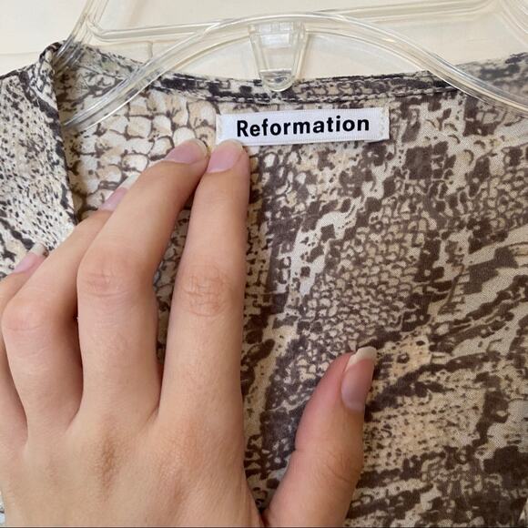 Reformation Langley Snake Print Wrap V Neck Top XS - Picture 3 of 8